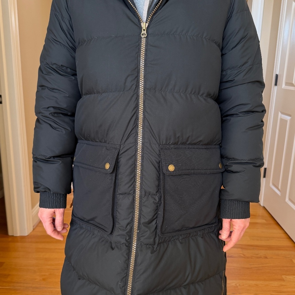 L.L.Bean Women's Mountain Classic Down Coat with sherpa lining. Small Black